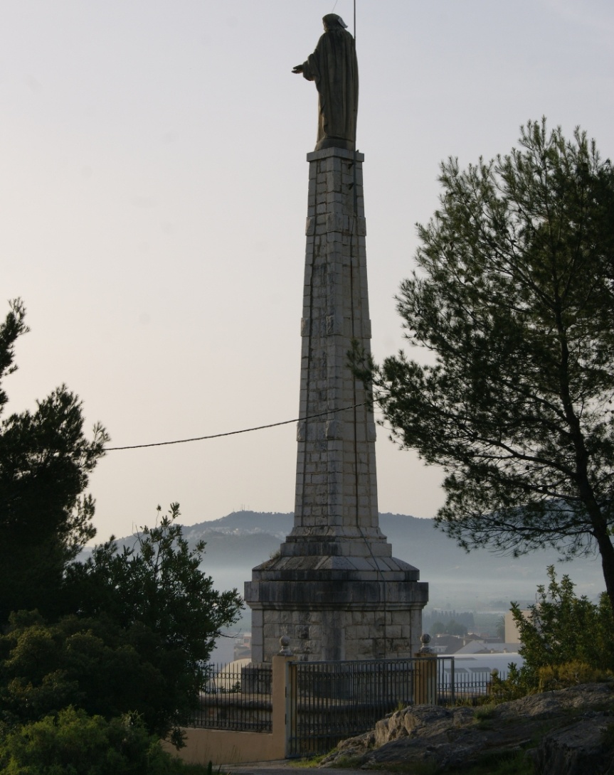 Monumento Sagrado Corazón de Jesús y Cuevas de la Virgen